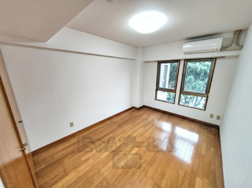 京都府城陽市平川茶屋裏の賃貸 洋室 フローリング エアコン完備 2面採光