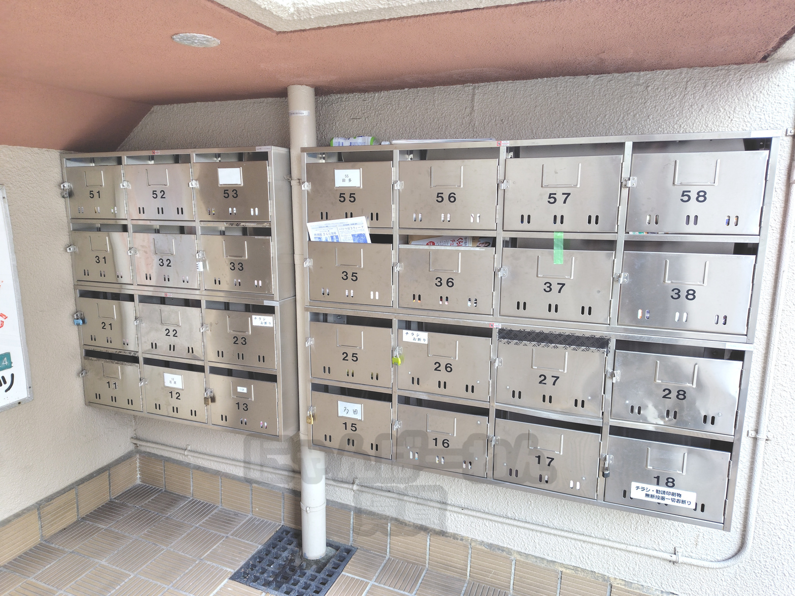 エントランスホールの集合ポスト