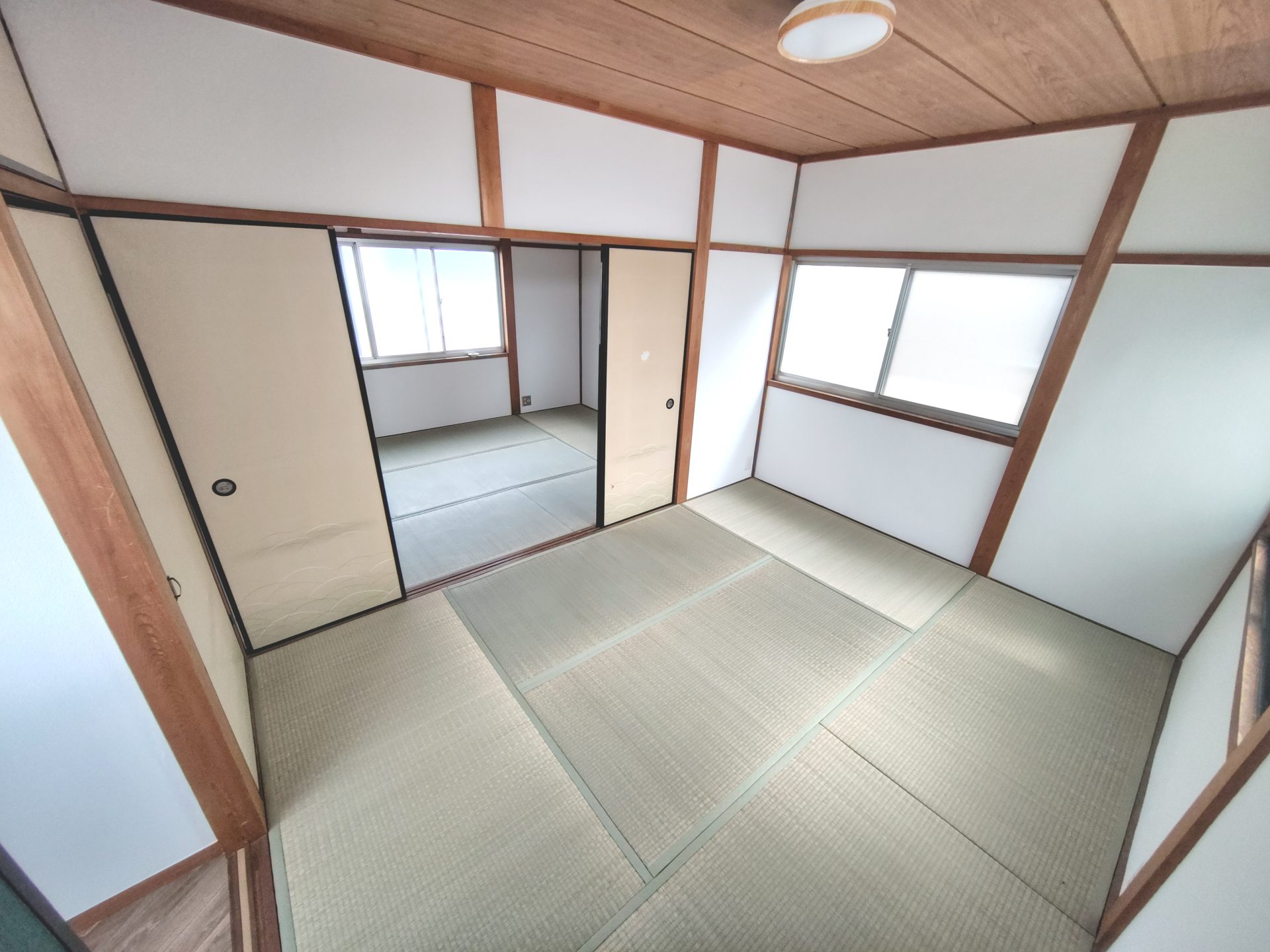 京都府宇治市広野町丸山のペット可賃貸物件の和室、畳と隣の和室へ続くふすま