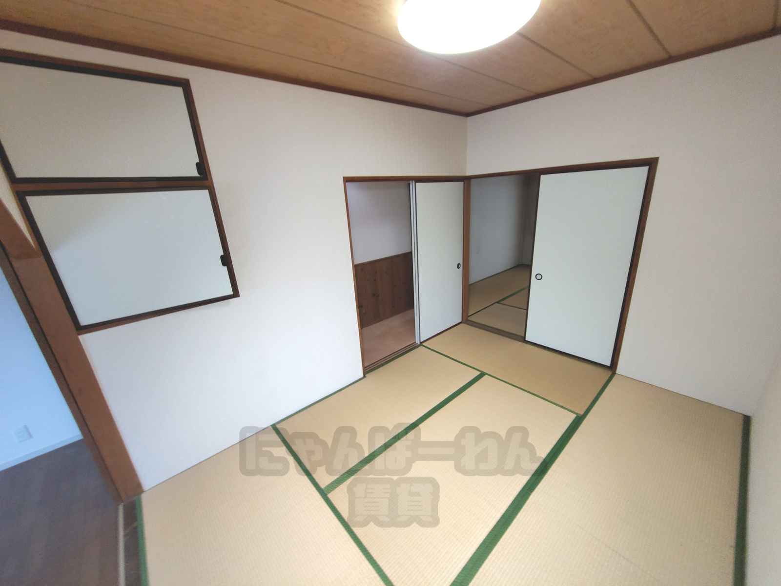 京都府宇治市小倉町久保のペット可（犬・猫）賃貸：壁面収納と引き戸のある畳の和室